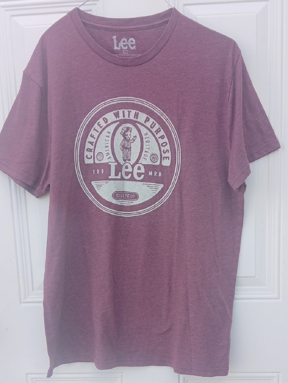 Lee Men’s Short-Sleeve Graphic Tee in Mauve